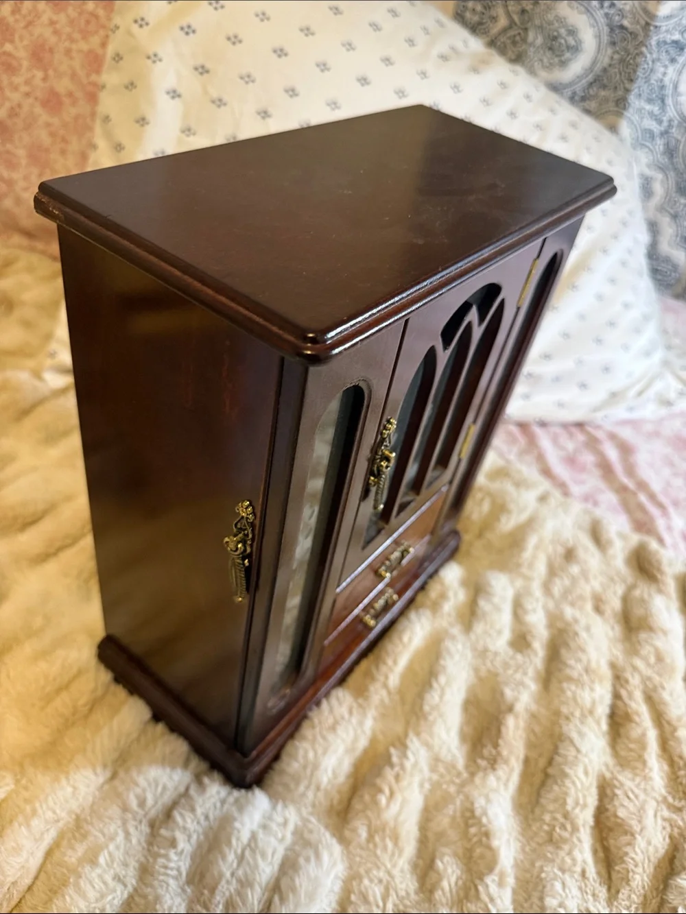 Mahogany Finish Jewelry Chest